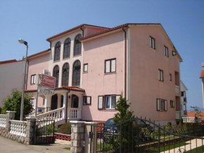 Appartement Mit Terrasse